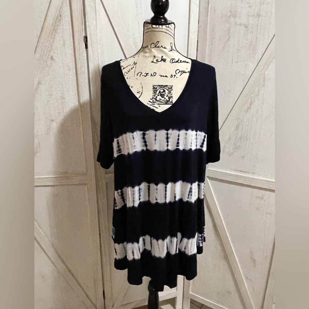 Lane bryant EUC NAVY & WHITE tie dye swing tee 14/16
